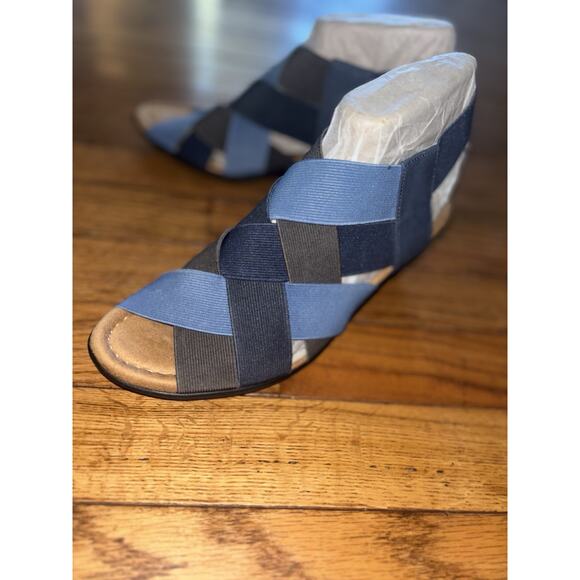 Comfortiva Women’s 7 Farrow sandals New - Picture 9 of 13